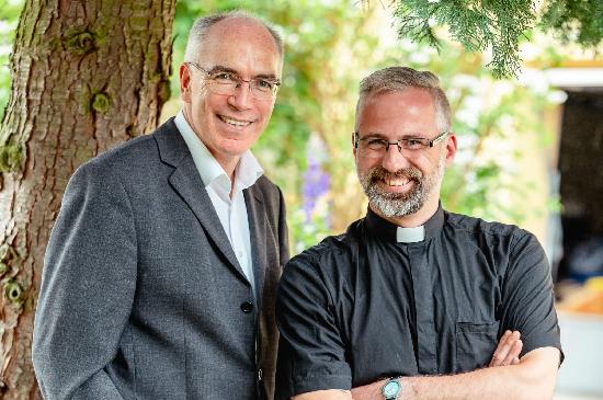 Das Seelsorgeteam der Pfarreiengemeinschaft : Diakon Michael Pl&ouml;tz , Pfarrer Stefan Prunhuber